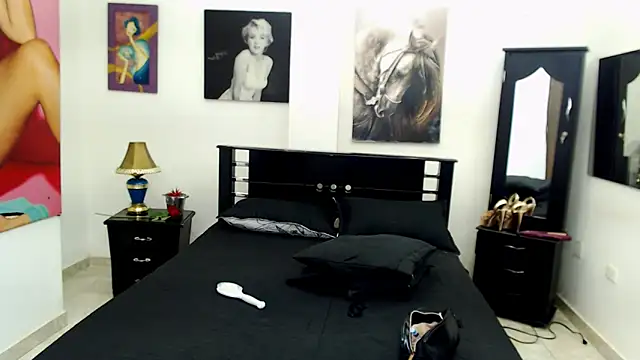 VeronicaReynolds webcam
