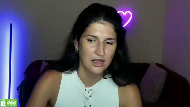 Alianna_Solo_Kisses webcam