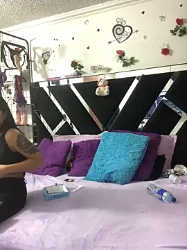 1lovelygirls webcam