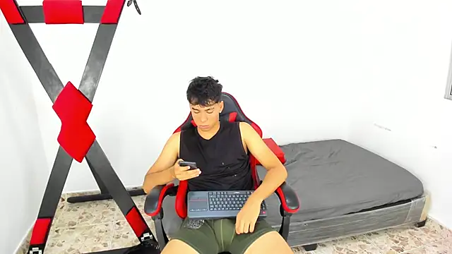Harry_LatinBoy webcam