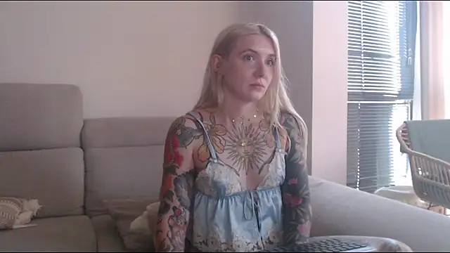 tattoobbgirl - Tattoobbgirl's free webcam - UK Sex Cams
