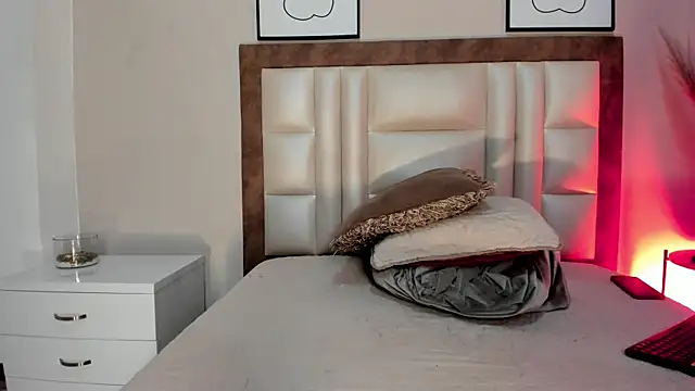 AGATHAA_WHITE webcam
