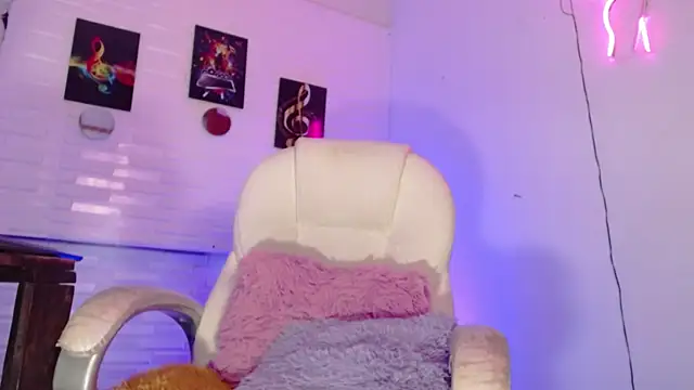 Ivvy_Queen webcam