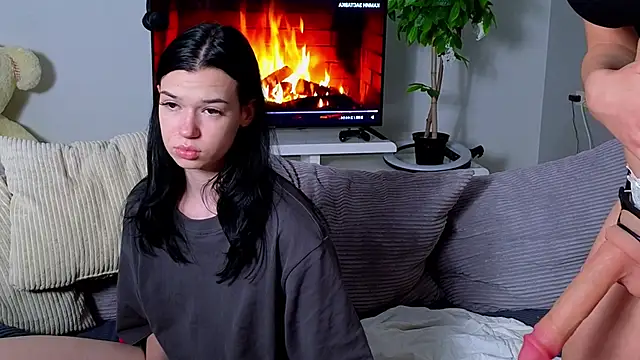 AmmyAndMira webcam