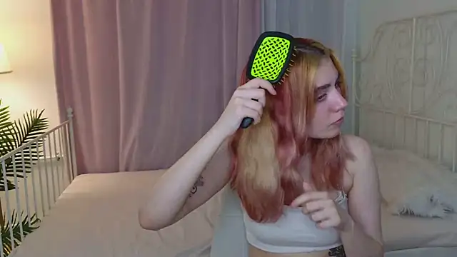 M_I_S_S_A webcam