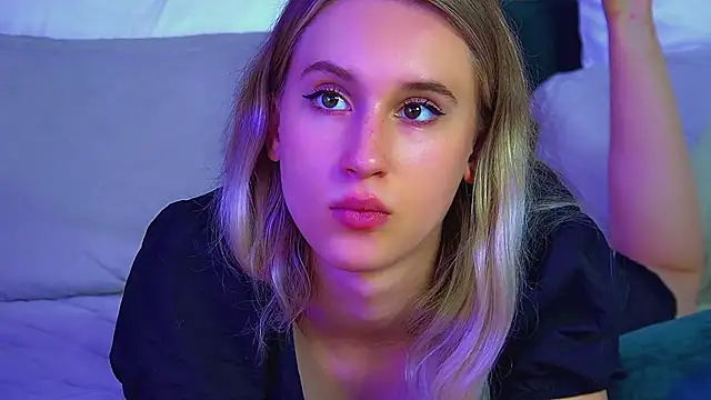VictoriaHopsons webcam