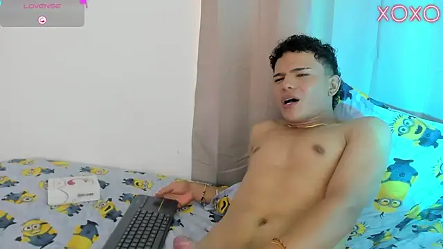 adonis_lovely webcam