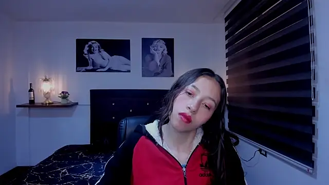 valeria_roussi - Valeria_roussi's free webcam - UK Sex Cams