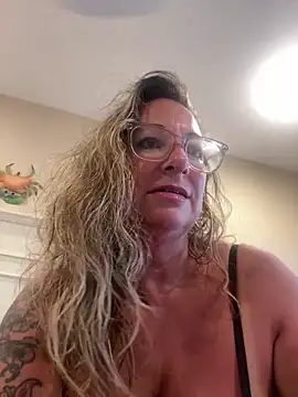 Aleesa_milfxo webcam
