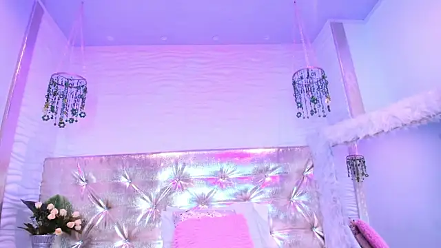 Mia_Montess webcam
