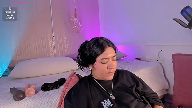 Leah_Bensson webcam