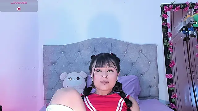 Adelle_Wood webcam