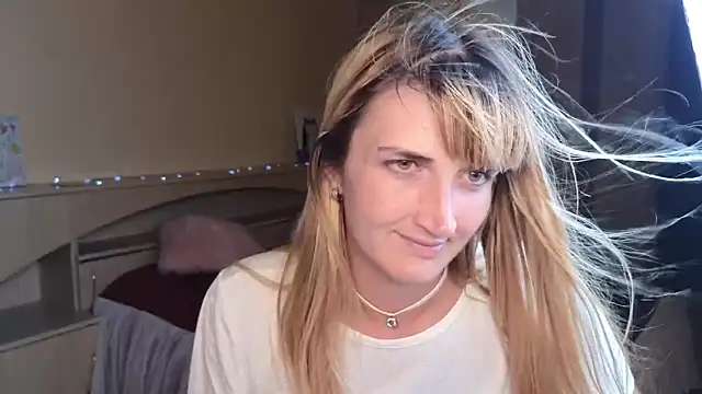 Nika_Kitten webcam