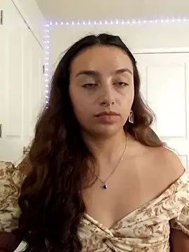 CharmingMaddie webcam