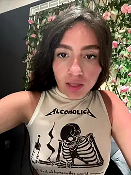 Alyha_Cortes webcam