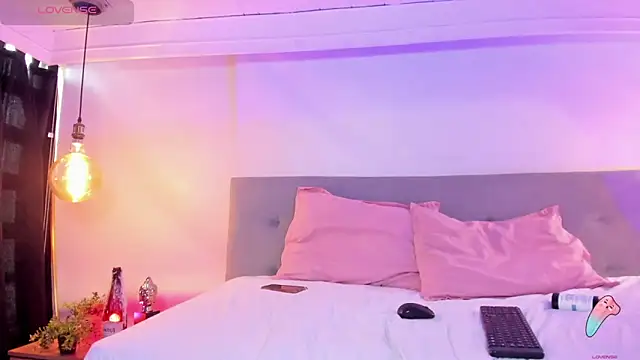 Luna_Claire webcam