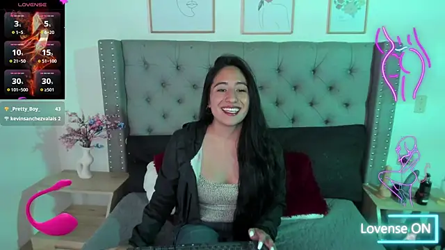 Viviene_Price webcam