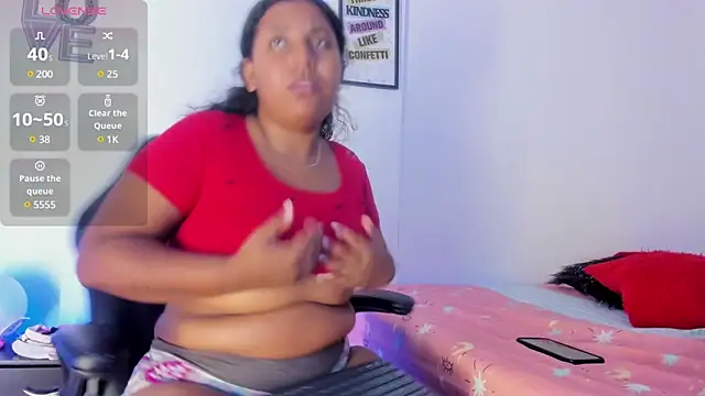 Saraa_Owen webcam
