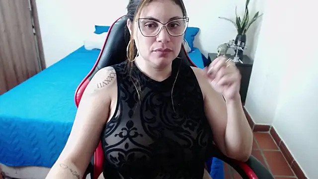 Secret_Bella webcam