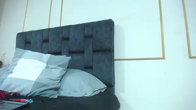 sara__jones_gh webcam