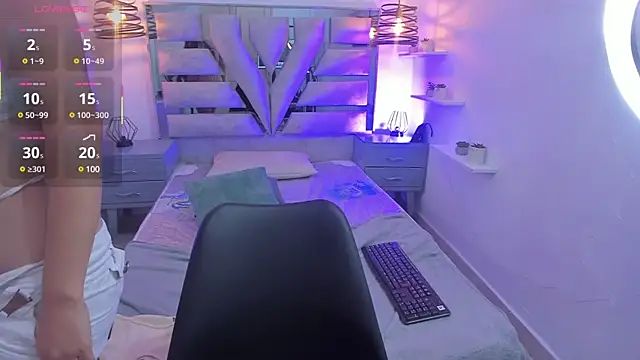 Alexandra_Fox webcam
