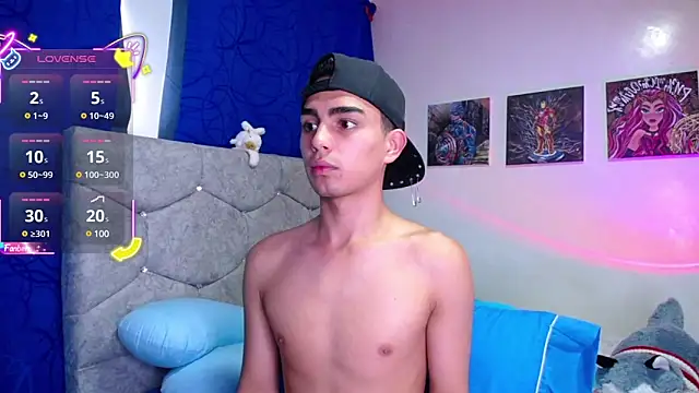 owenbluee - OwenBluee's free webcam - UK Sex Cams