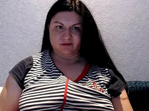 xxx webcam chat KiraSwee