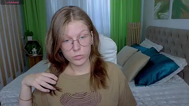 lilly_belly - Lilly_Belly's free webcam - UK Sex Cams