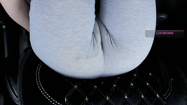 Cameltoe_squirt_inPants webcam