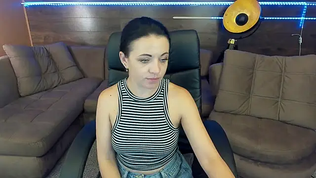 erotic roleplay chatroom Dafni Monn