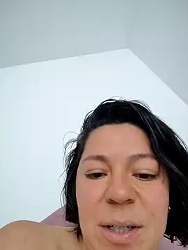 clavelitored webcam