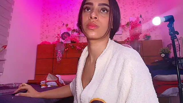 aisha_sh webcam