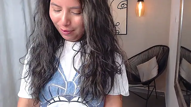 Sharlotte_Milk webcam
