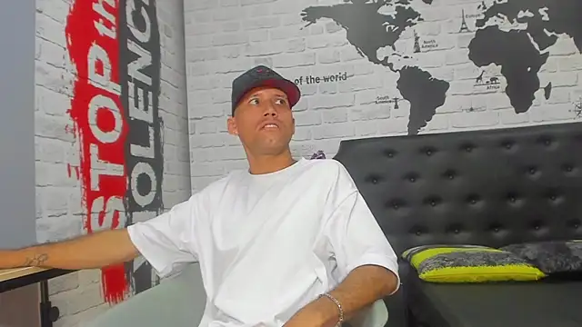 Dominic_699 webcam