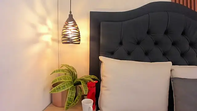 Emili__hot webcam