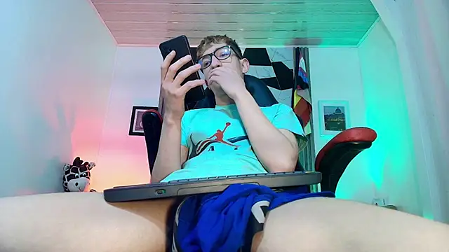 Erik_Osorio webcam
