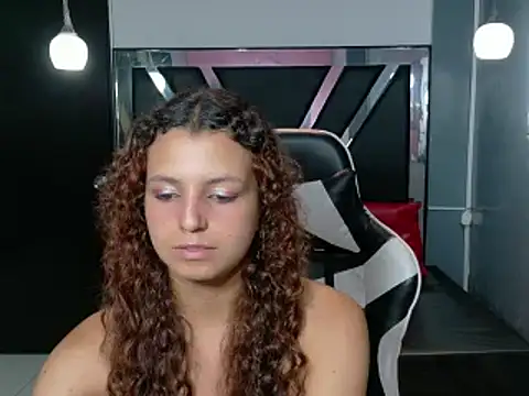 EmilyMartinx2 webcam