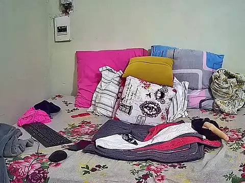 sexybitcheyes webcam