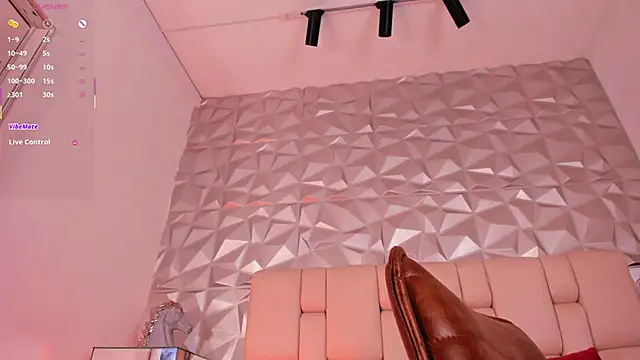 lexiee_grey_ webcam