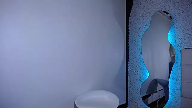 manelike_ webcam