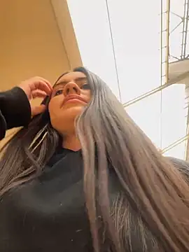 Isabella21_'s Stripchat show and profile