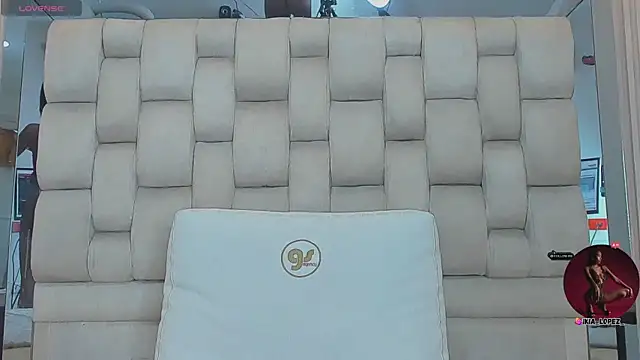 ikia_lopez_ webcam