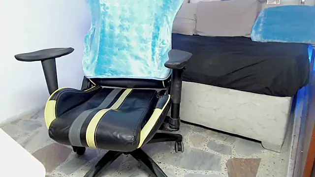Kris_cuervo webcam