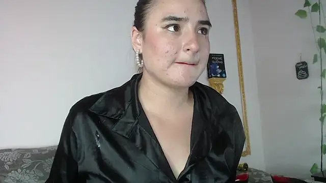 CandyQueenGold webcam