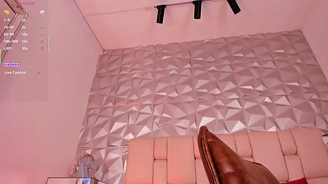 lexiee_grey_ webcam
