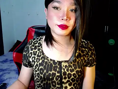 Urassiansweetcummer webcam