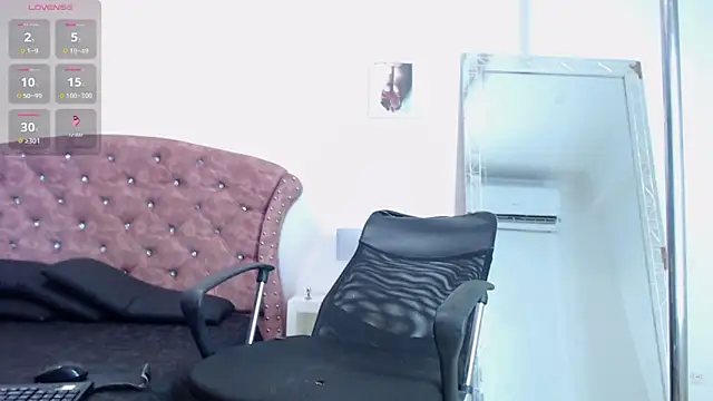 Tiifany_Baker webcam