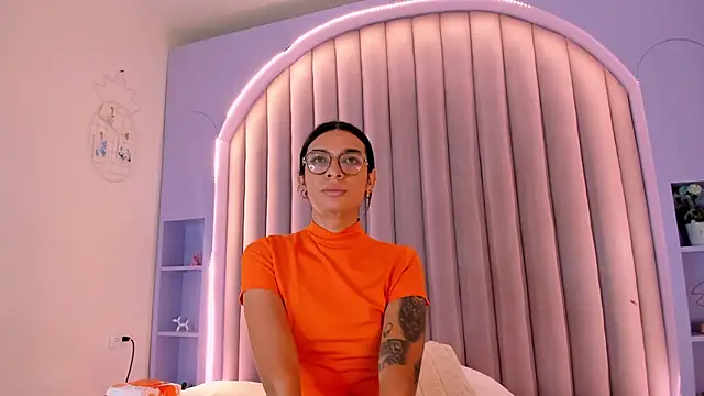 LauraaGomezz__ webcam
