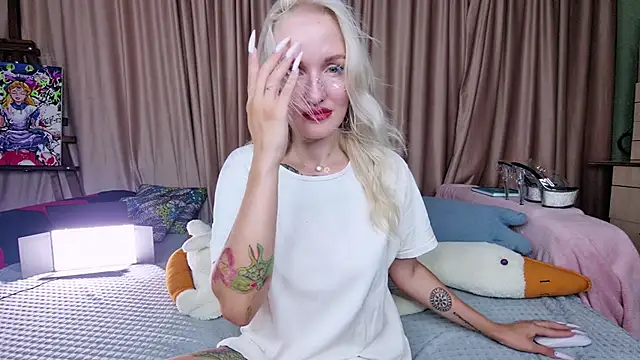 KateMonroe webcam