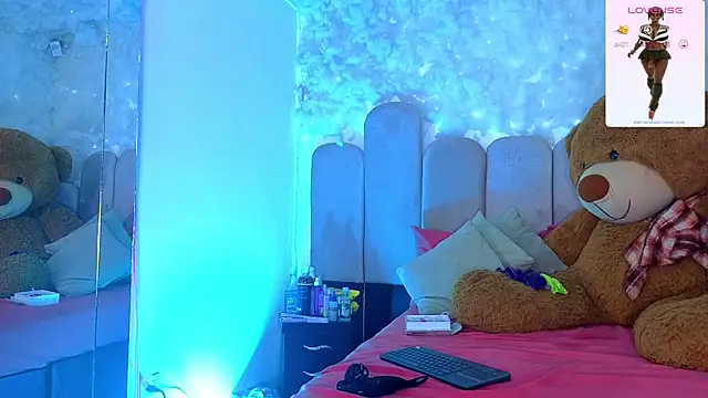 puca_ebony webcam
